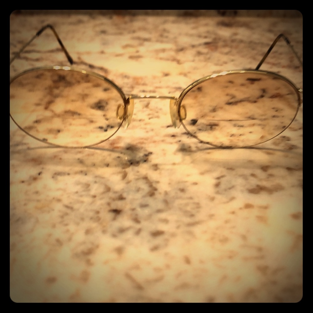 Gold light readers paper clip accent round